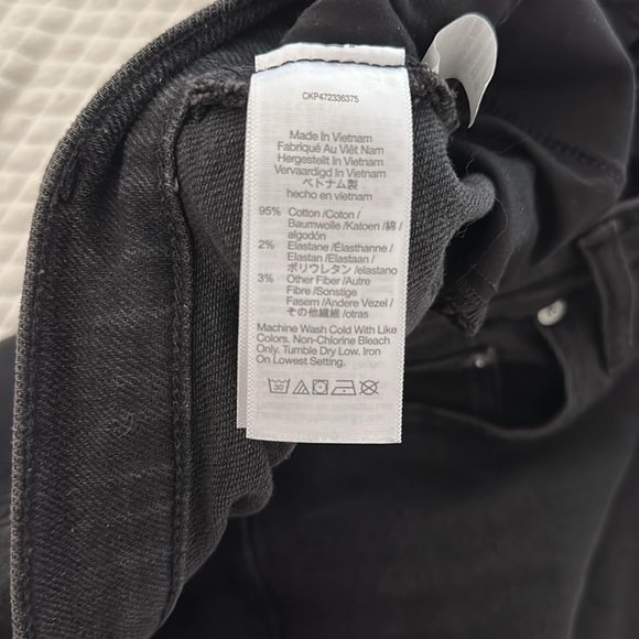 Madewell size 30 kick out crop in washed black - Picture 6 of 6